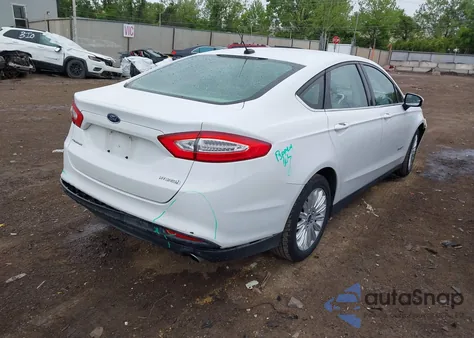 2014 Ford Fusion Hybrid S из США, поврежденный, VIN 3FA6P0UU8ER141138